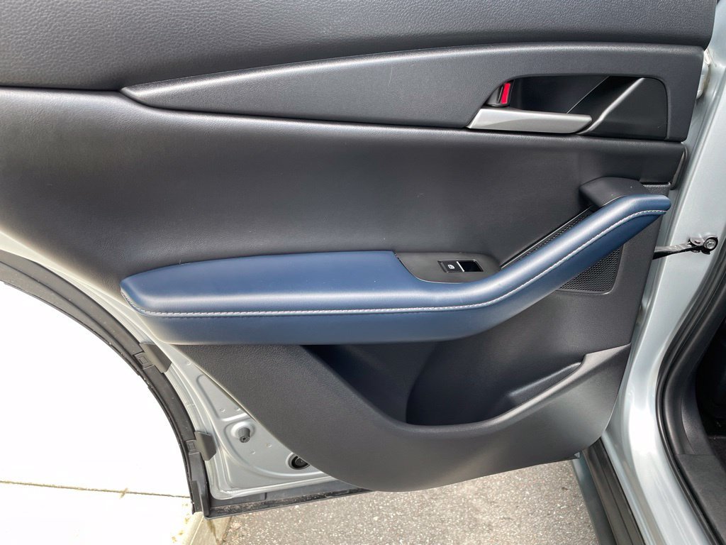 Used 2020 Silver Mazda Select image 13
