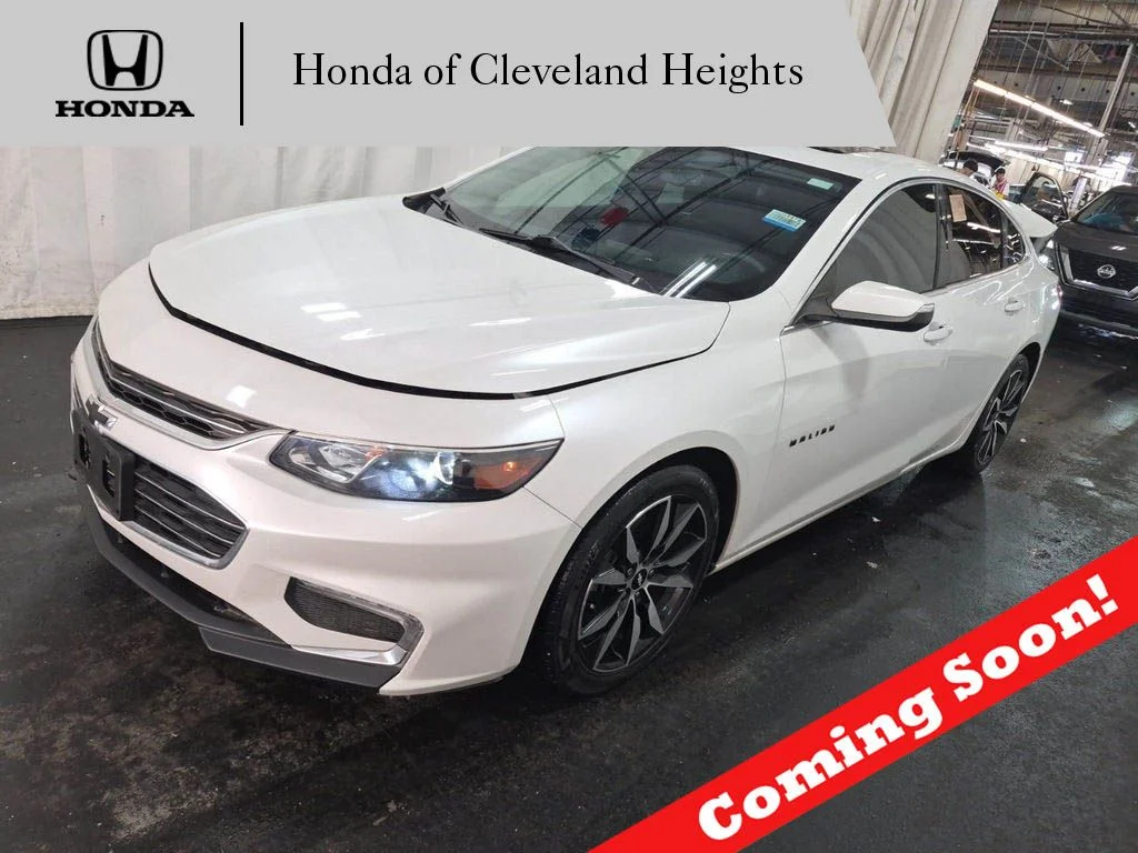 Used 2018 Pearl Chevrolet LT image 1
