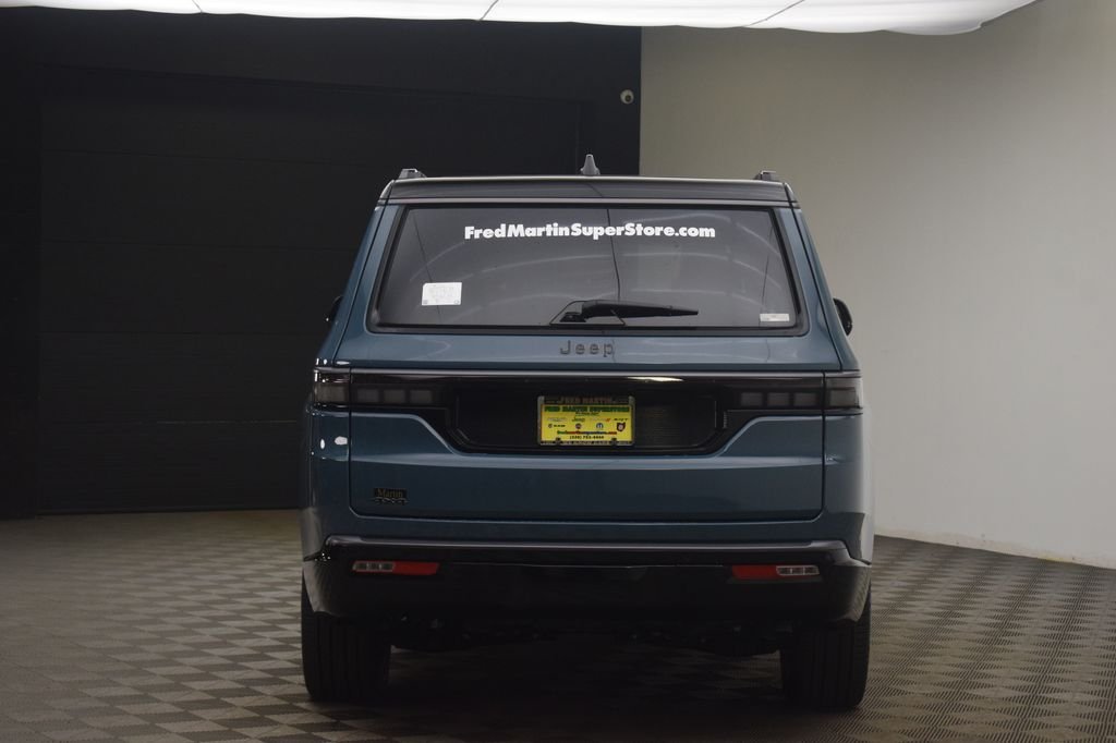 New 2026 Steel Blue Exterior Paint Jeep Summit Reserve image 12