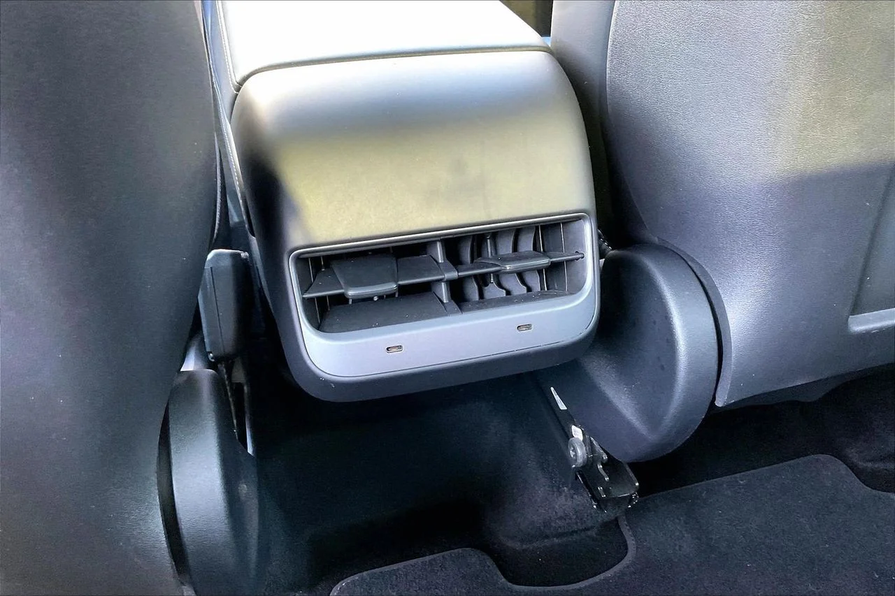 Used 2023  Tesla Long Range image 17