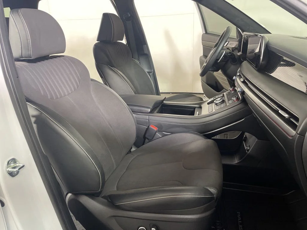 Used 2025 White Hyundai Calligraphy Night Edition image 24