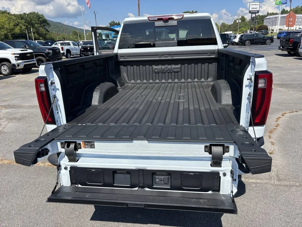 New 2026 Glacier White Tricoat GMC Denali Ultimate image 9