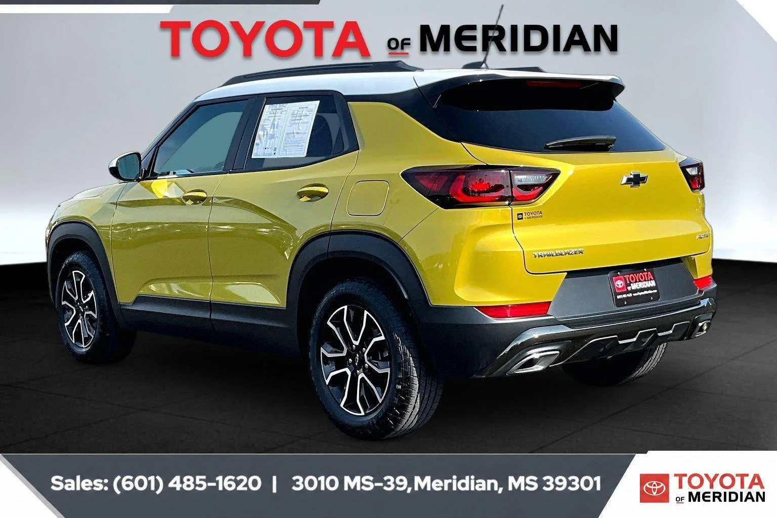 Used 2025 Nitro Yellow Metallic Chevrolet ACTIV image 2