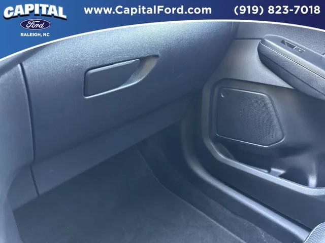 Used 2022 Black Ford SEL image 27