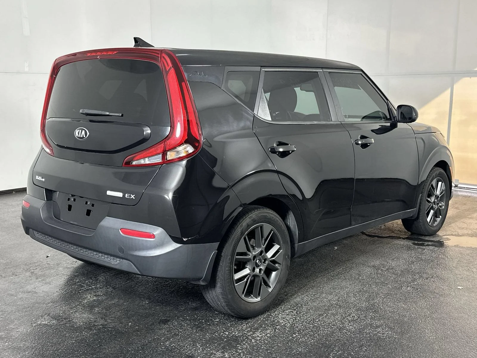 Used 2020 Black Kia EX image 8