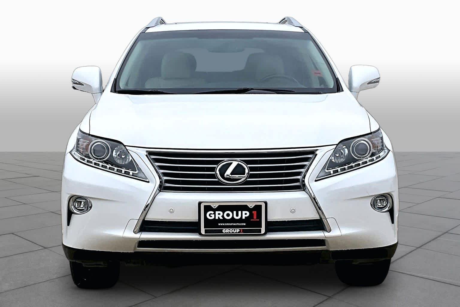 Used 2015 Starfire Pearl Lexus  image 4