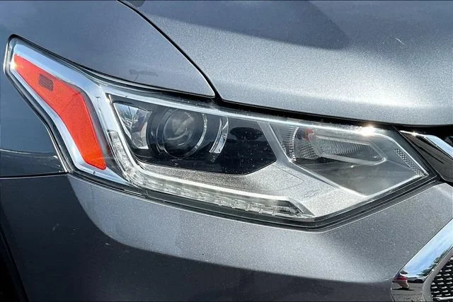 Used 2021 SATIN STEEL METALLIC Chevrolet LT Cloth image 31