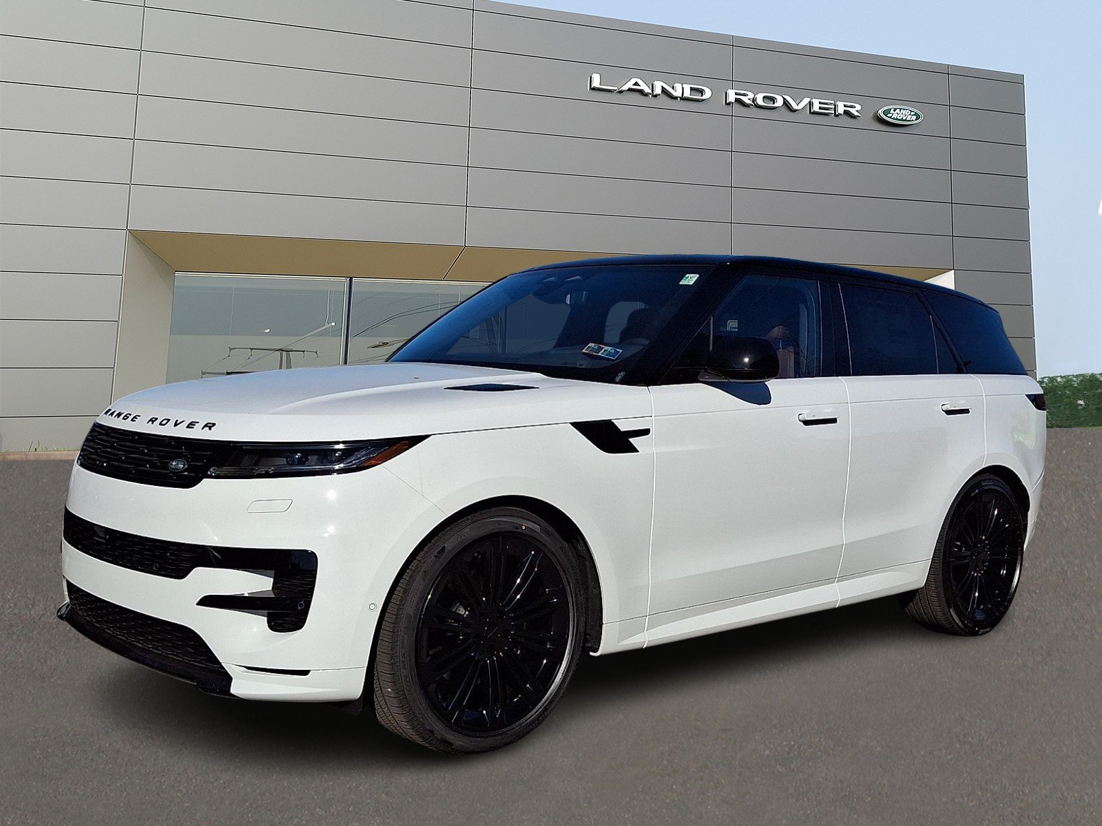 New 2027 Fuji White Land Rover Dynamic SE image 1