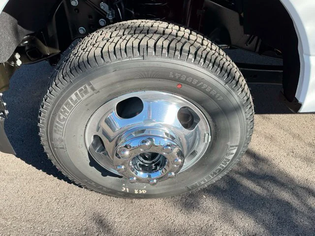 New 2027 Oxford White Ford F-350® XL image 16