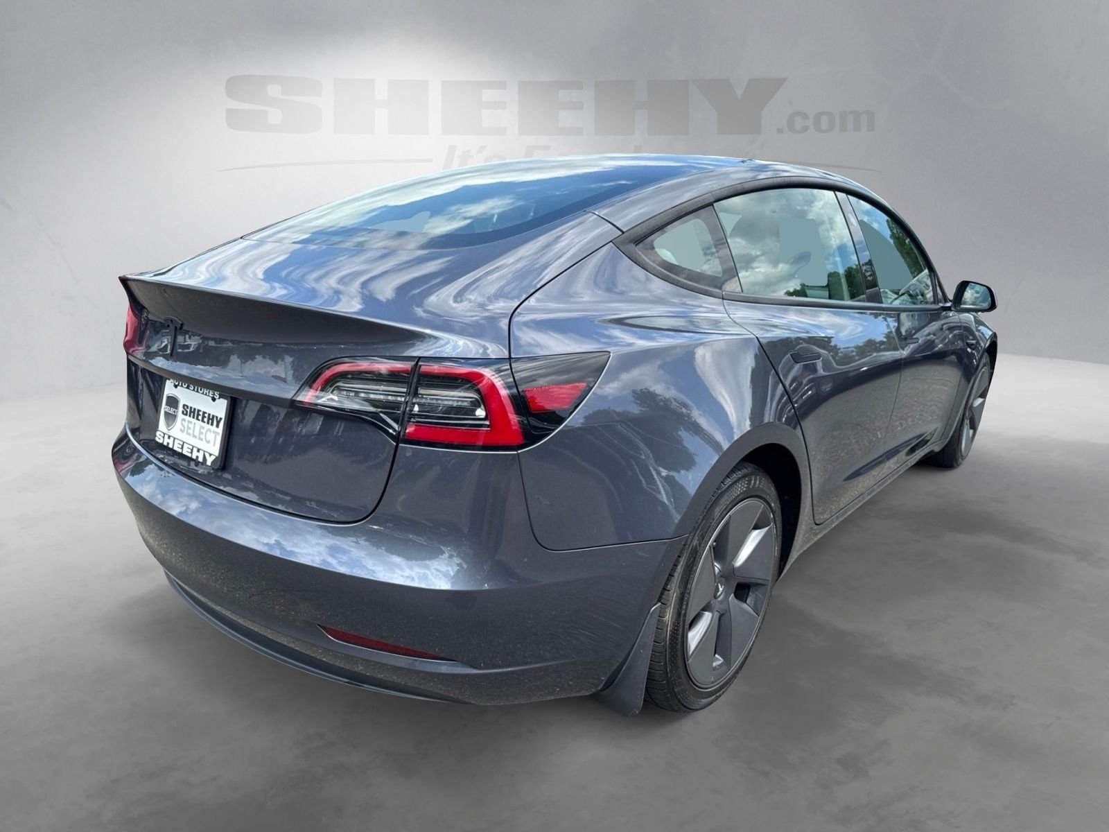 Used 2023  Tesla Base image 13