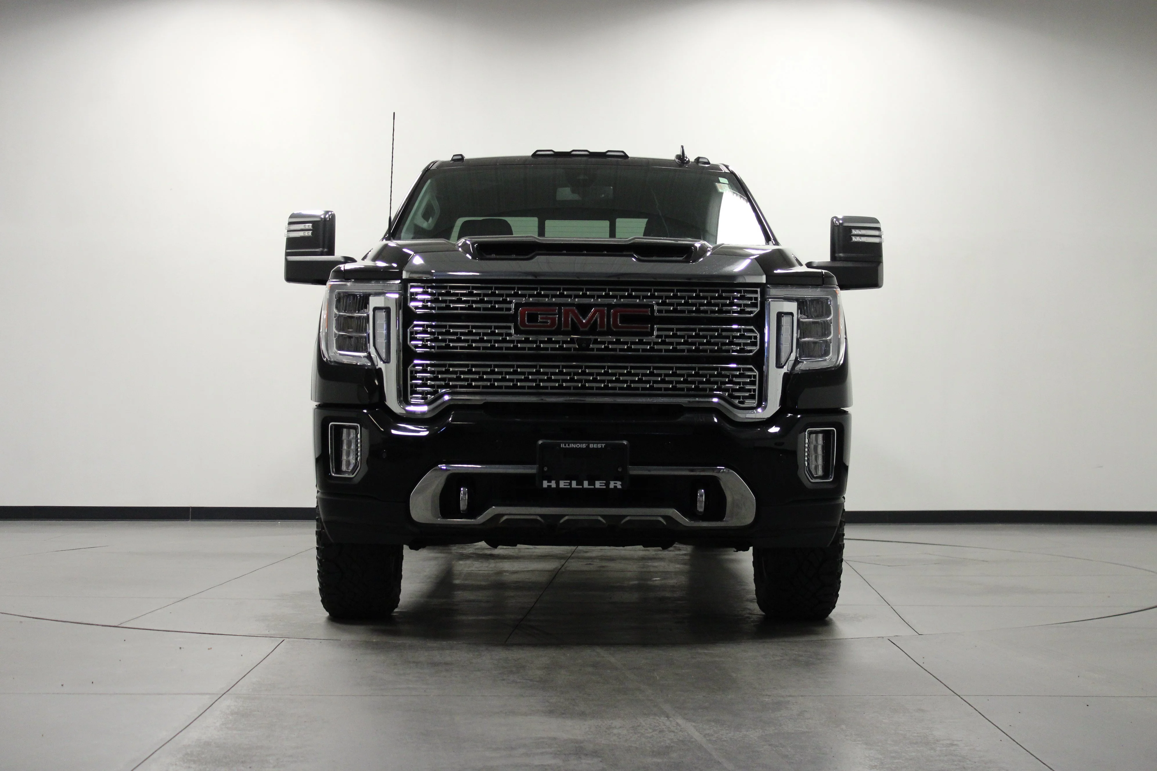 Used 2022 Ebony Twilight Metallic GMC Denali image 9