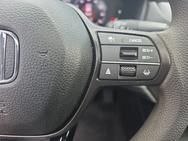 Used 2025 Gray Honda SE image 19