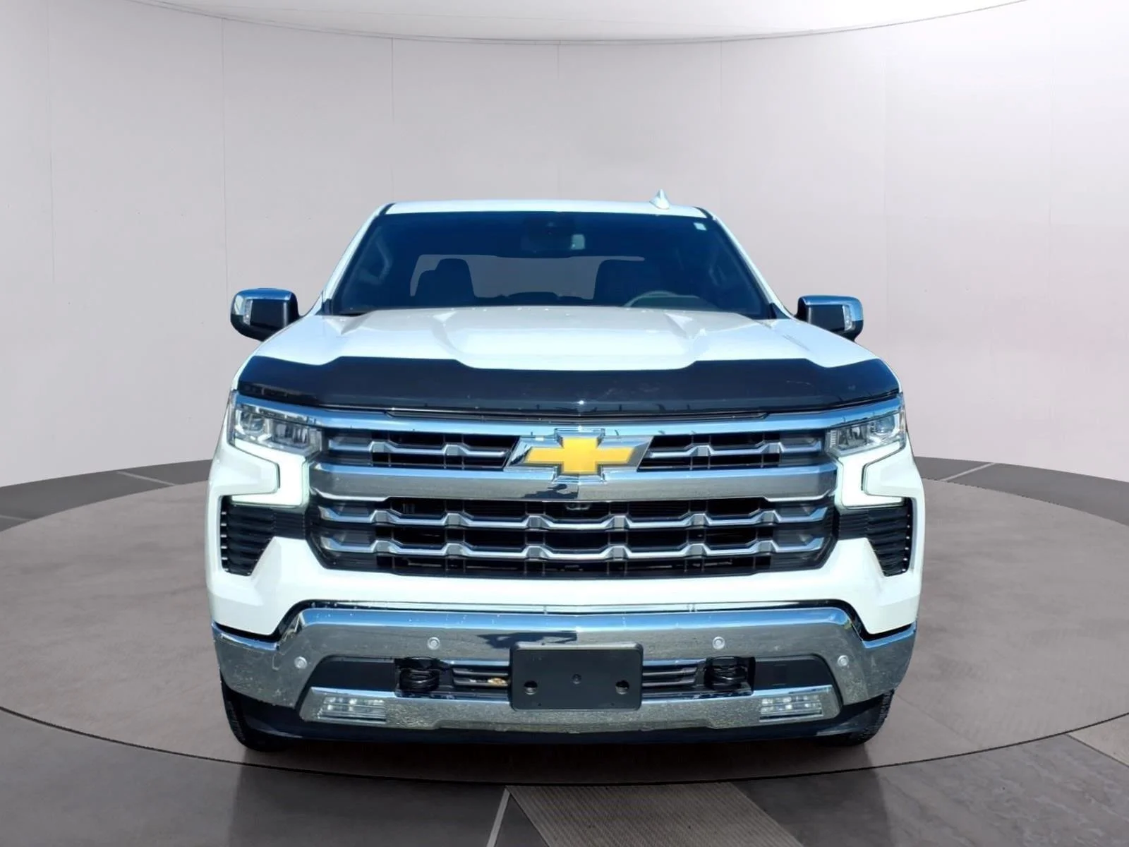 Used 2024 Iridescent Pearl Tricoat Chevrolet LTZ image 10