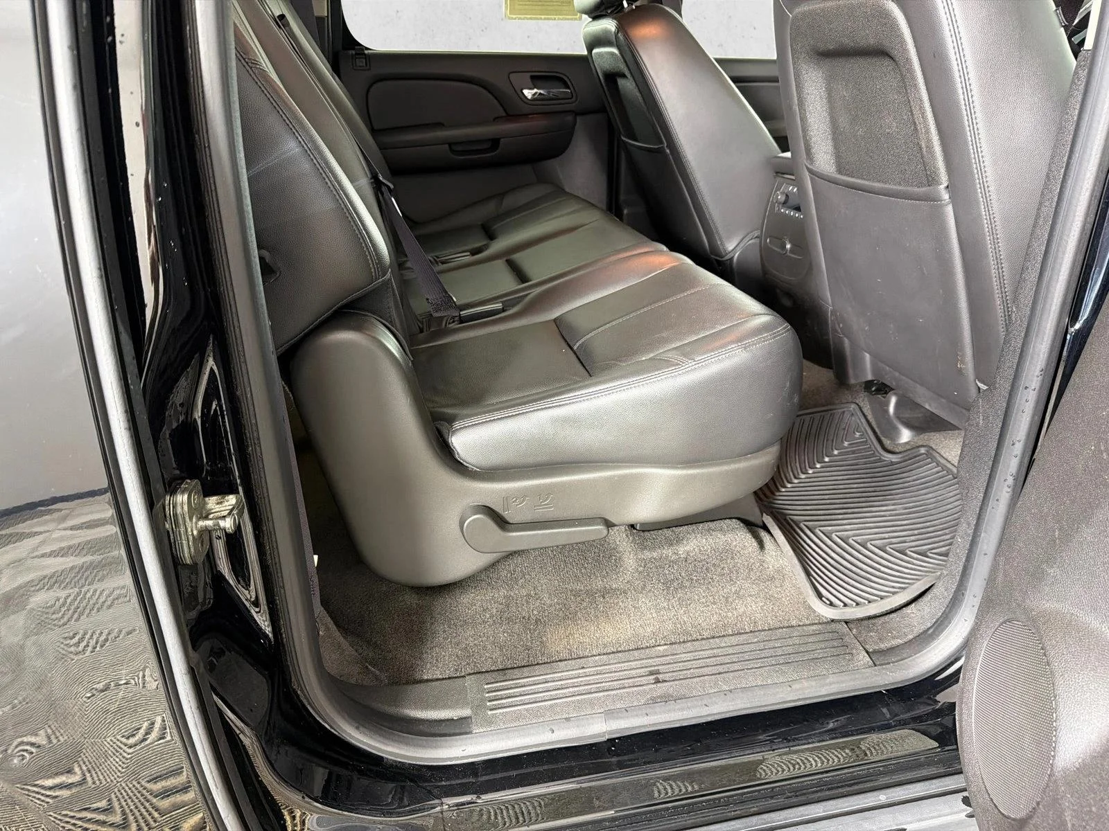 Used 2014 White Chevrolet LT image 16