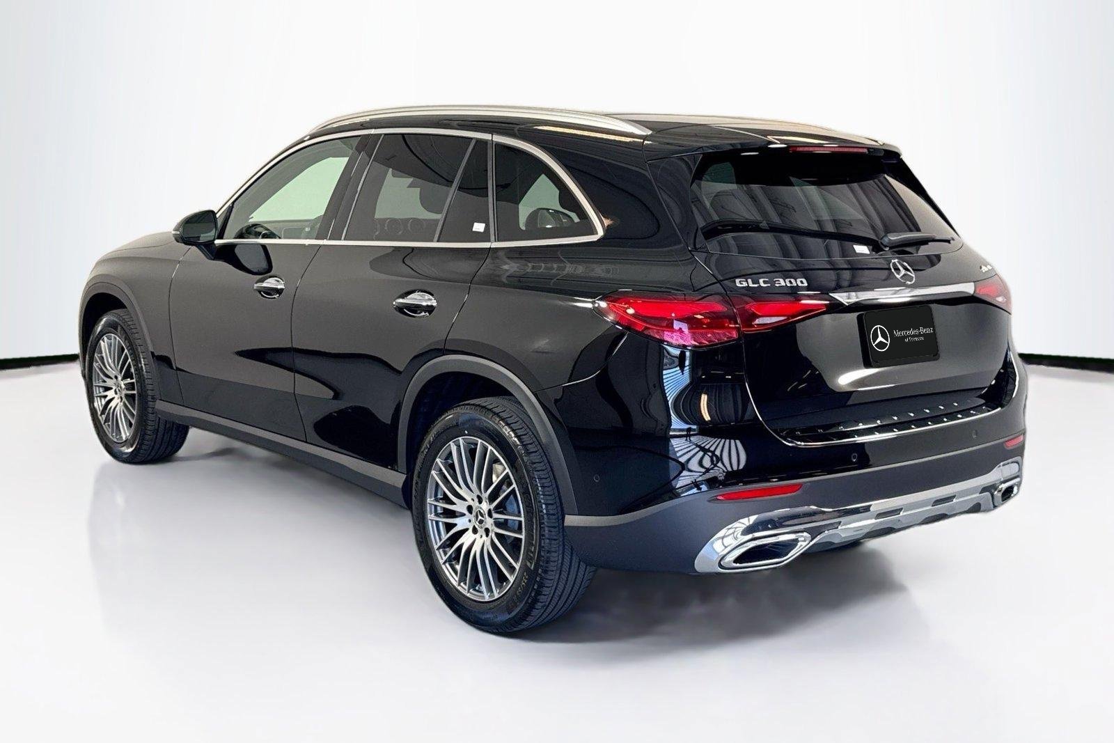 New 2026 Black Mercedes-Benz GLC 300 image 7