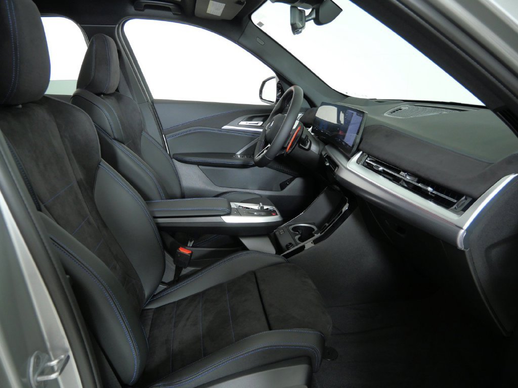 New 2027 Space Silver Metallic BMW M35i image 20