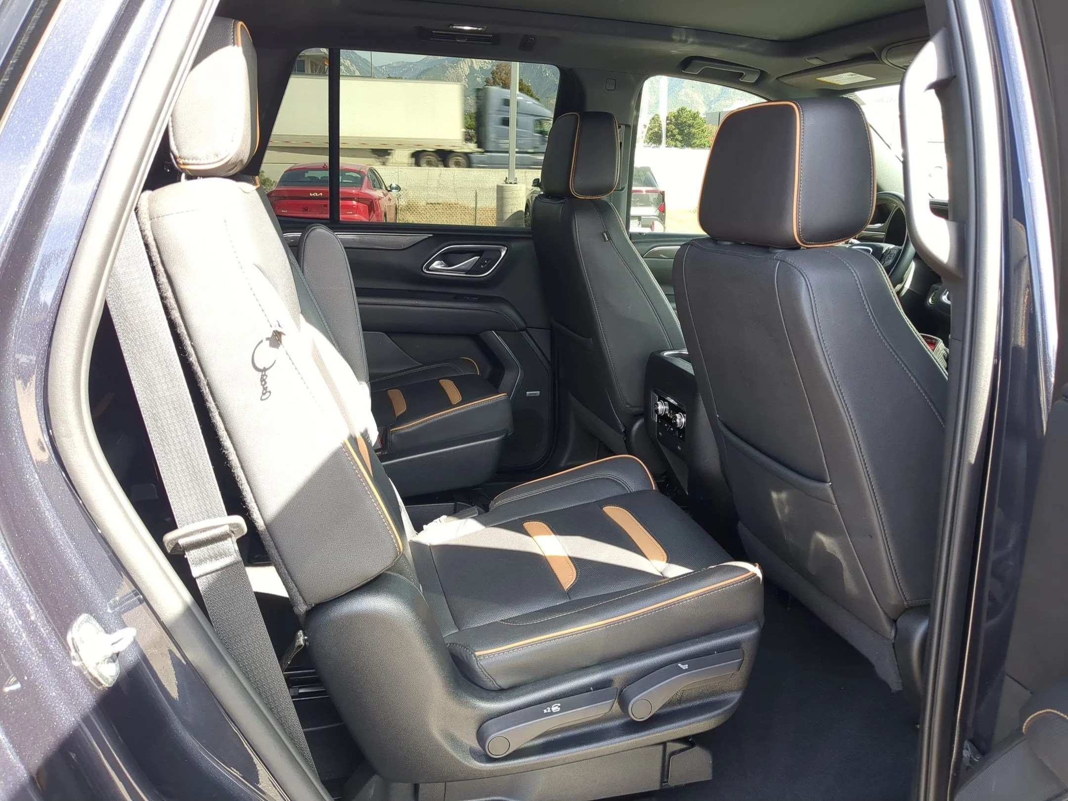 Used 2023 Onyx Black GMC AT4 image 28