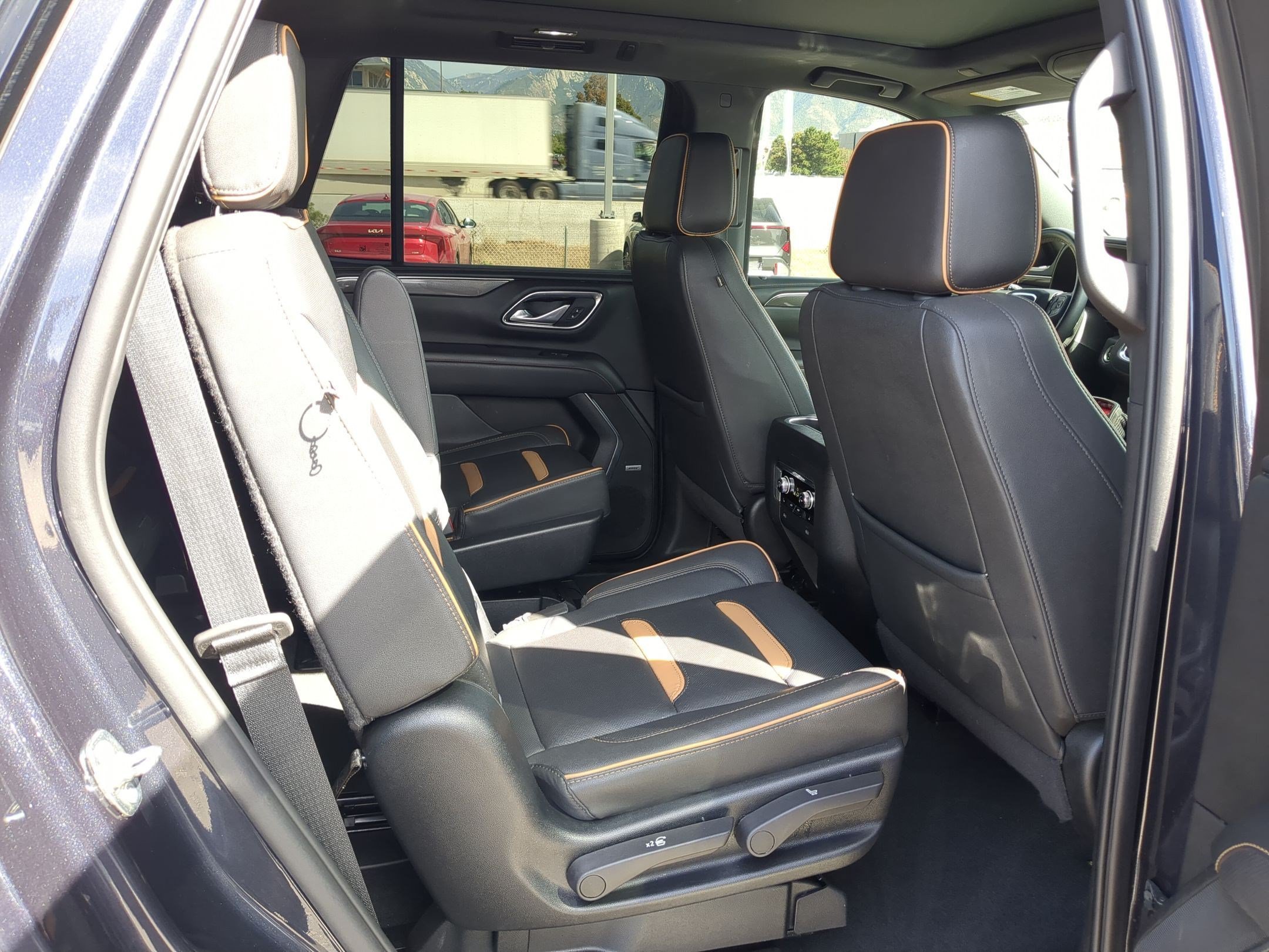 Used 2023 Onyx Black GMC AT4 image 28