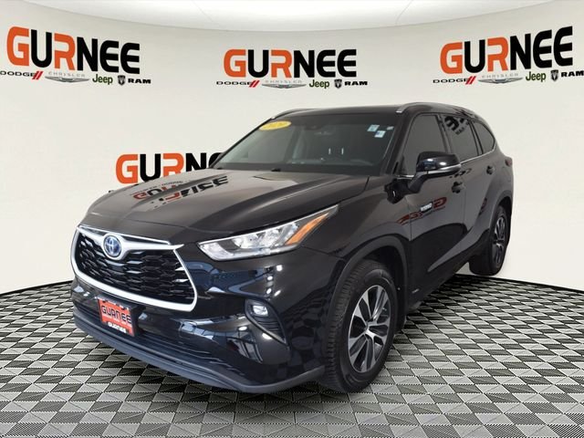 Used 2020 Black Toyota XLE image 4