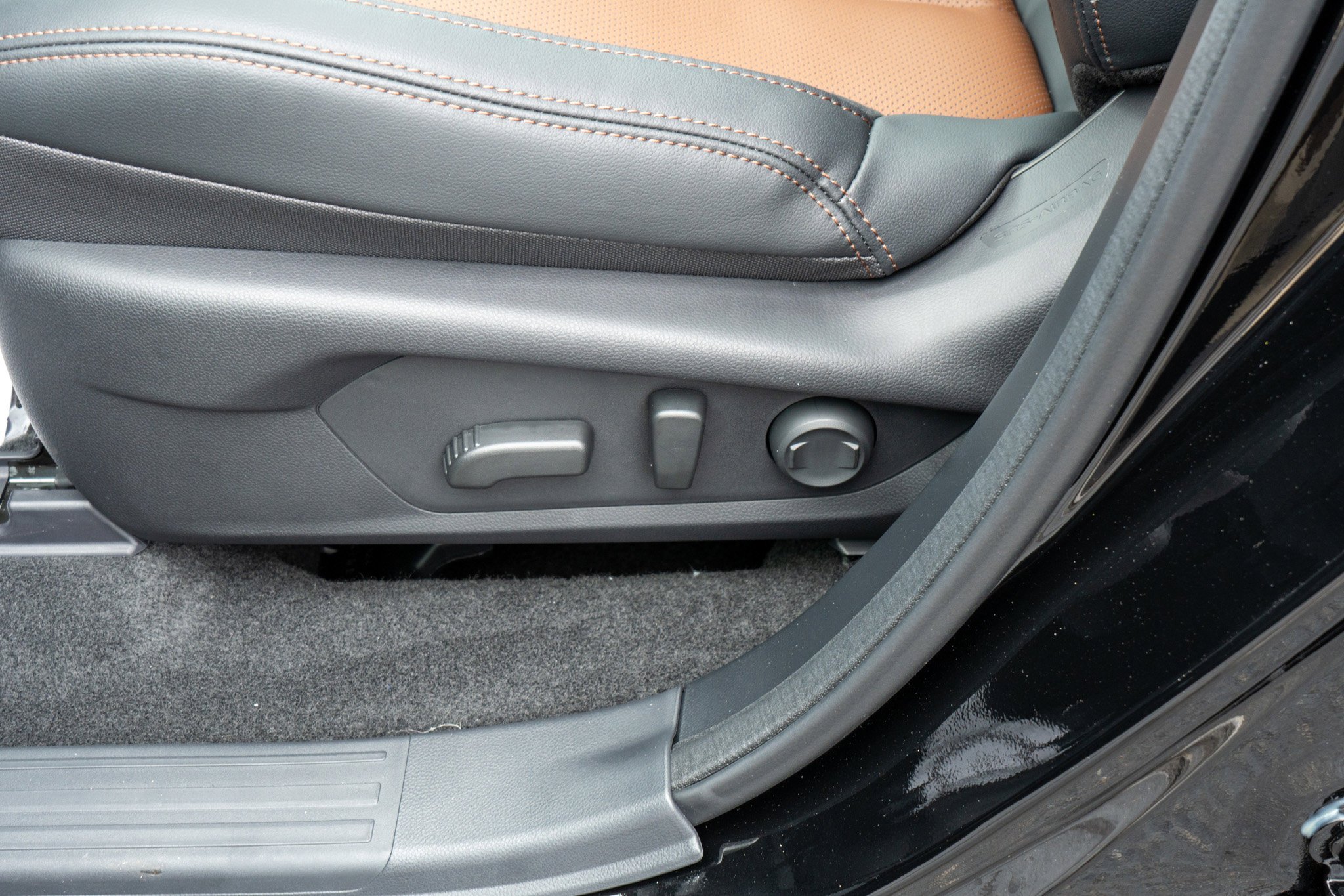 New 2026 CRYSTAL BLACK SILICA Subaru Touring Hybrid image 31