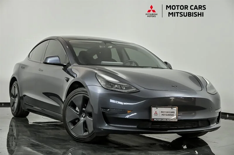 Used 2023 GRAY Tesla  image 1