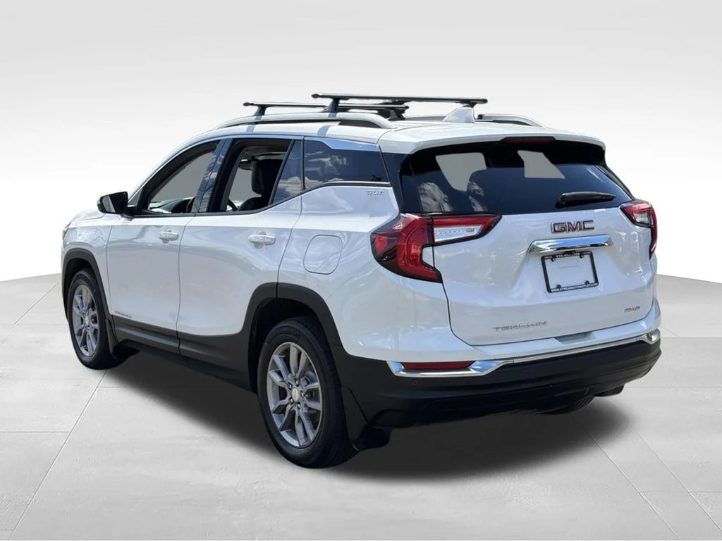 Used 2022 White GMC SLT image 6