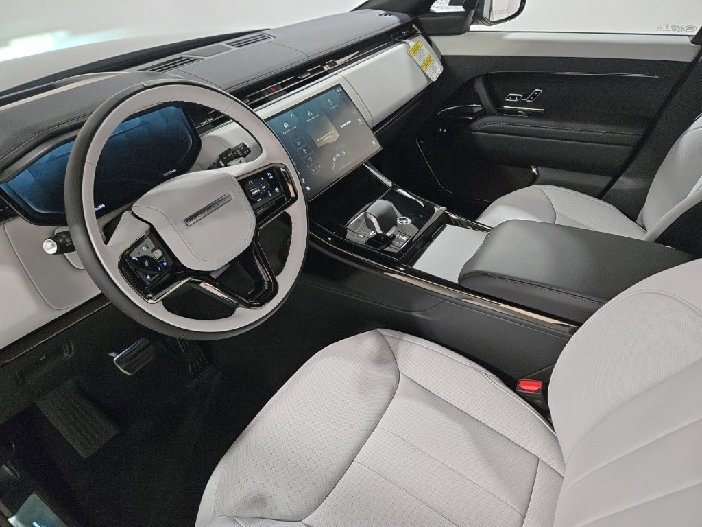 New 2027 Santorini Black Land Rover Dynamic SE image 22