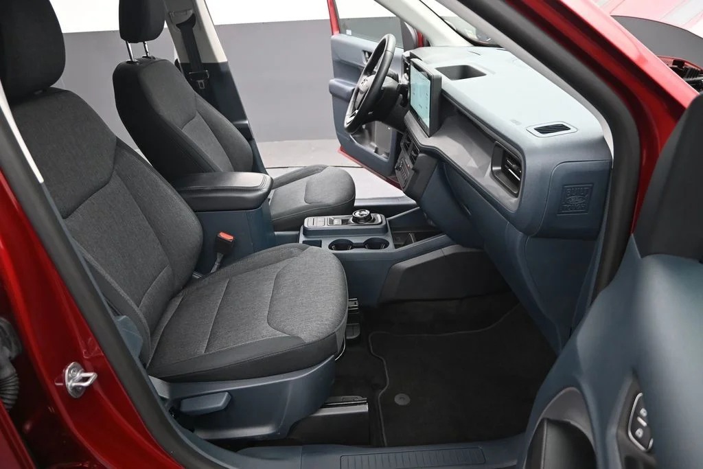 Used 2025 Red Ford XLT image 30