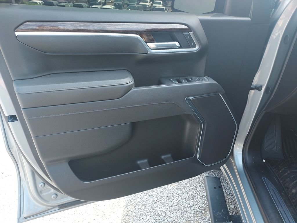 Certified Used 2025 Silver GMC Elevation image 14