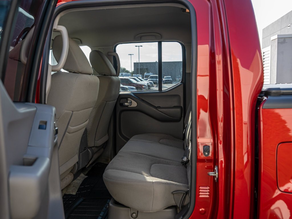 Used 2018 Lava Red Nissan SV image 39