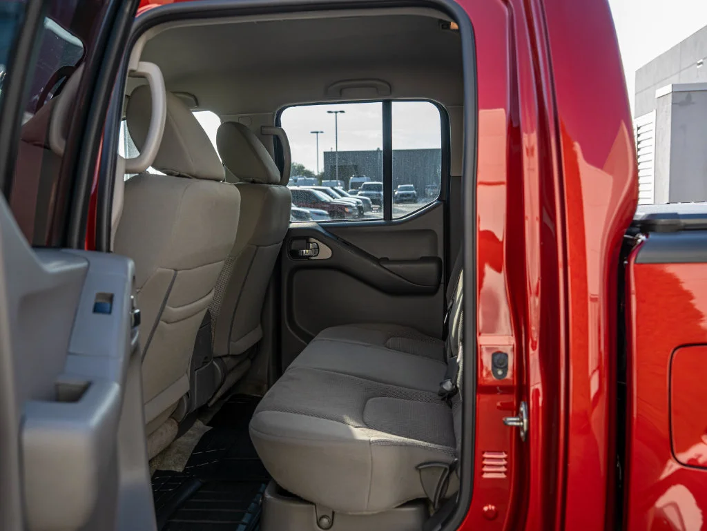 Used 2018 Lava Red Nissan SV image 39