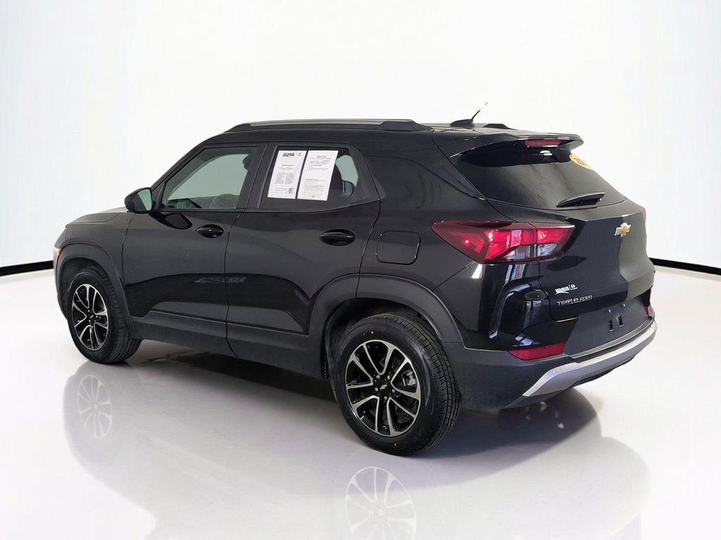Used 2025 Black Chevrolet LT image 9