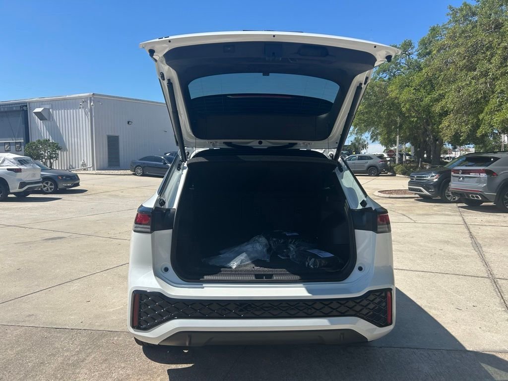 New 2026 White/off-white Volkswagen 2.0T SE R-Line Black image 43