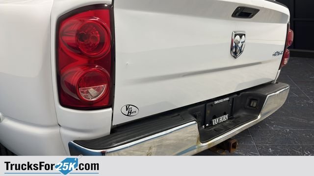 Used 2007 Bright White Dodge SLT image 32