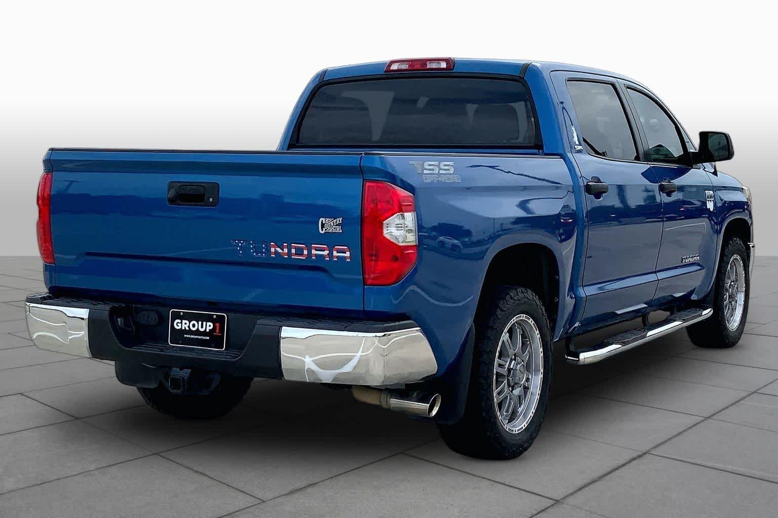 Used 2018 Blazing Blue Pearl Toyota SR5 image 13