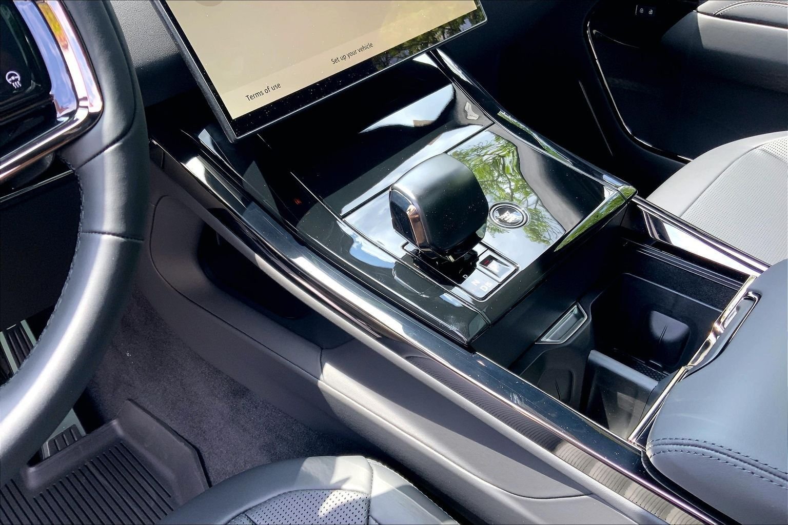New 2026 Narvik Black Land Rover SV image 7