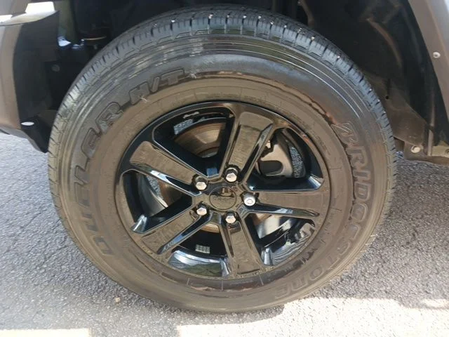 Used 2023 Green Jeep Sport image 46