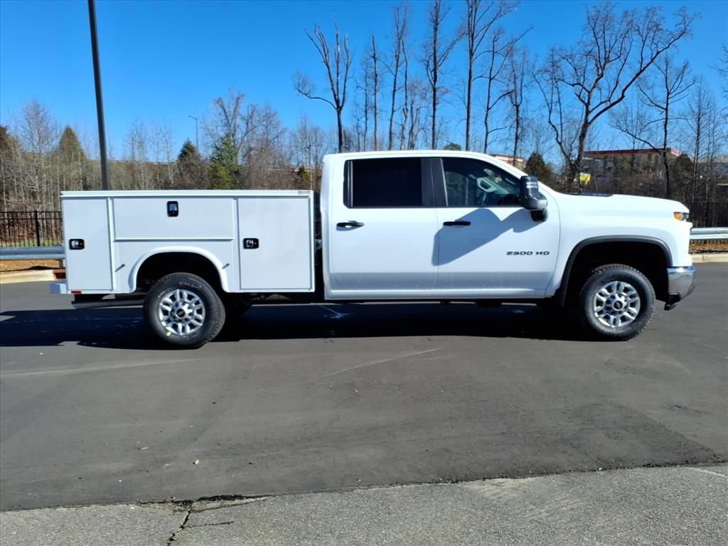 New 2026 Summit White Chevrolet WT image 26