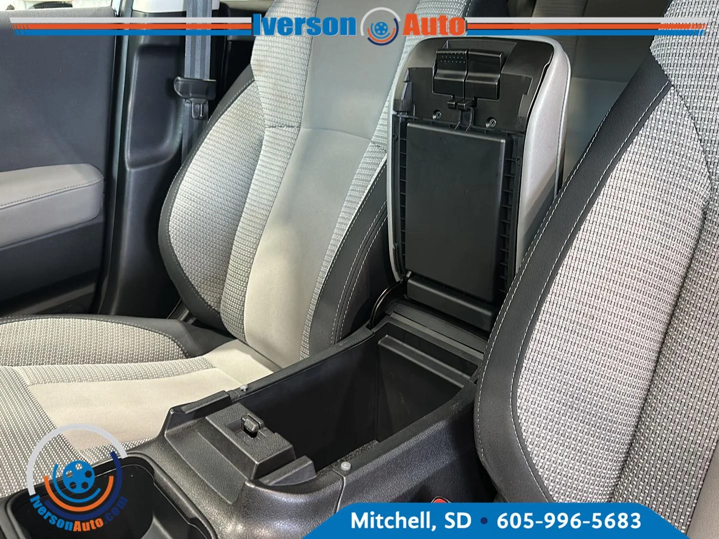 Used 2025 Ice Silver Metallic Subaru Premium image 22