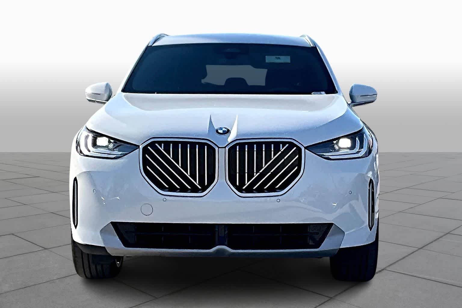 Used 2026 Alpine White BMW 30 xDrive image 3