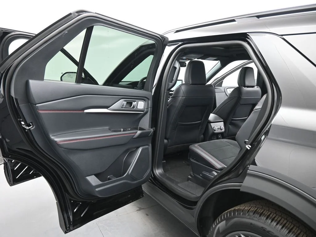 New 2026 Agate Black Metallic Ford ST image 20