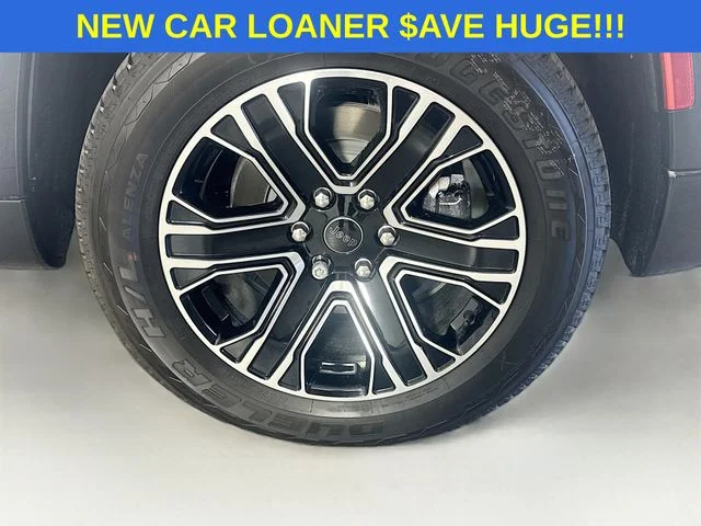 New 2026 Bright White Clear-Coat Exterior Paint Jeep Grand Wagoneer image 33