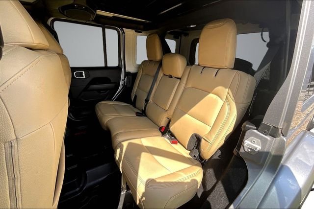 Used 2020 Silver Jeep Unlimited Sahara image 23