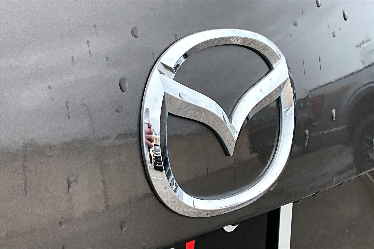 Used 2017  Mazda Sport image 31