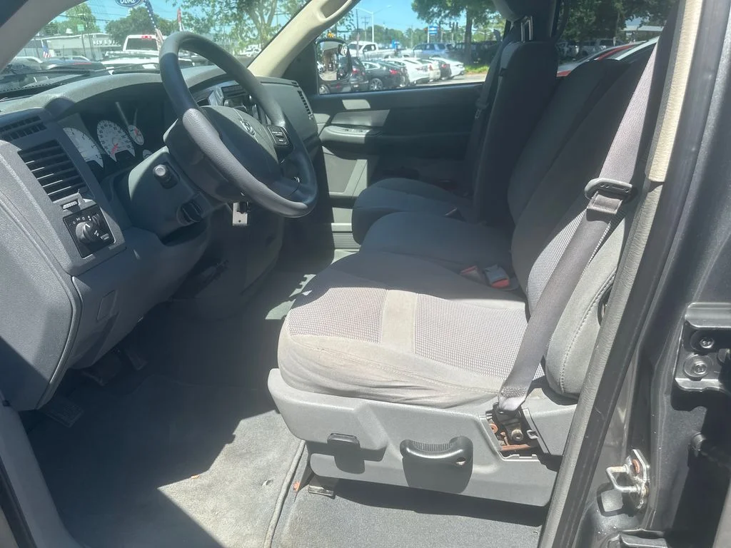 Used 2008 Gray Dodge SLT image 14