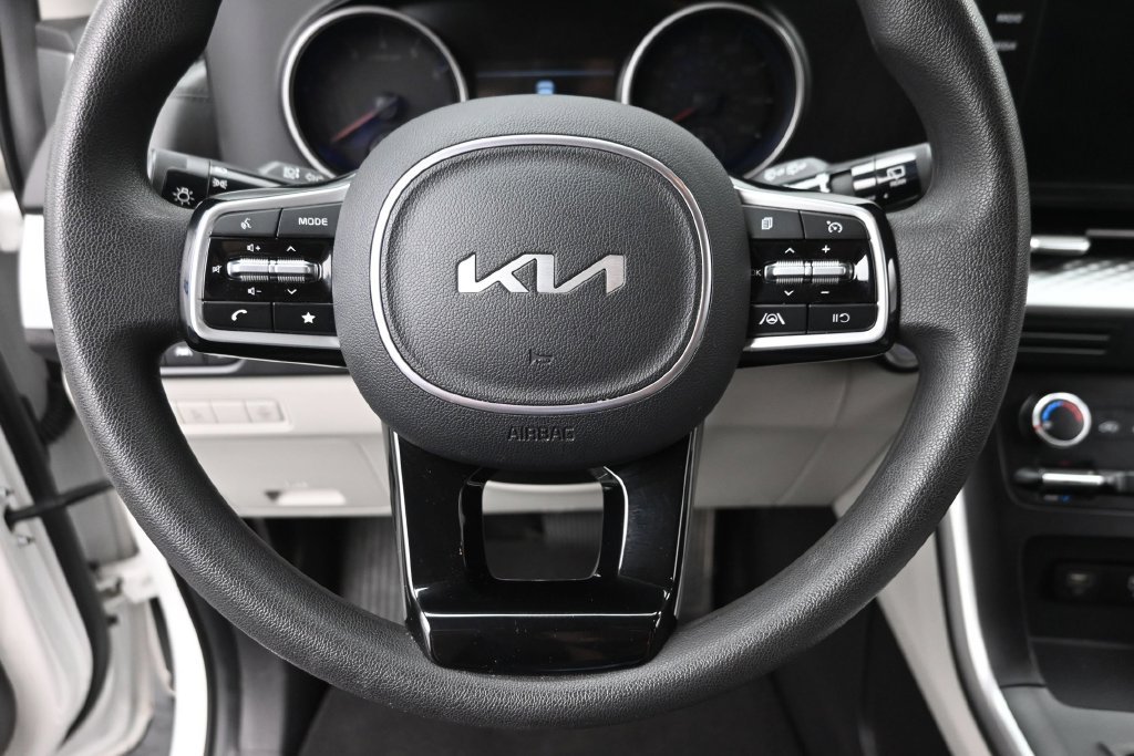 Used 2024 White Kia LX image 20