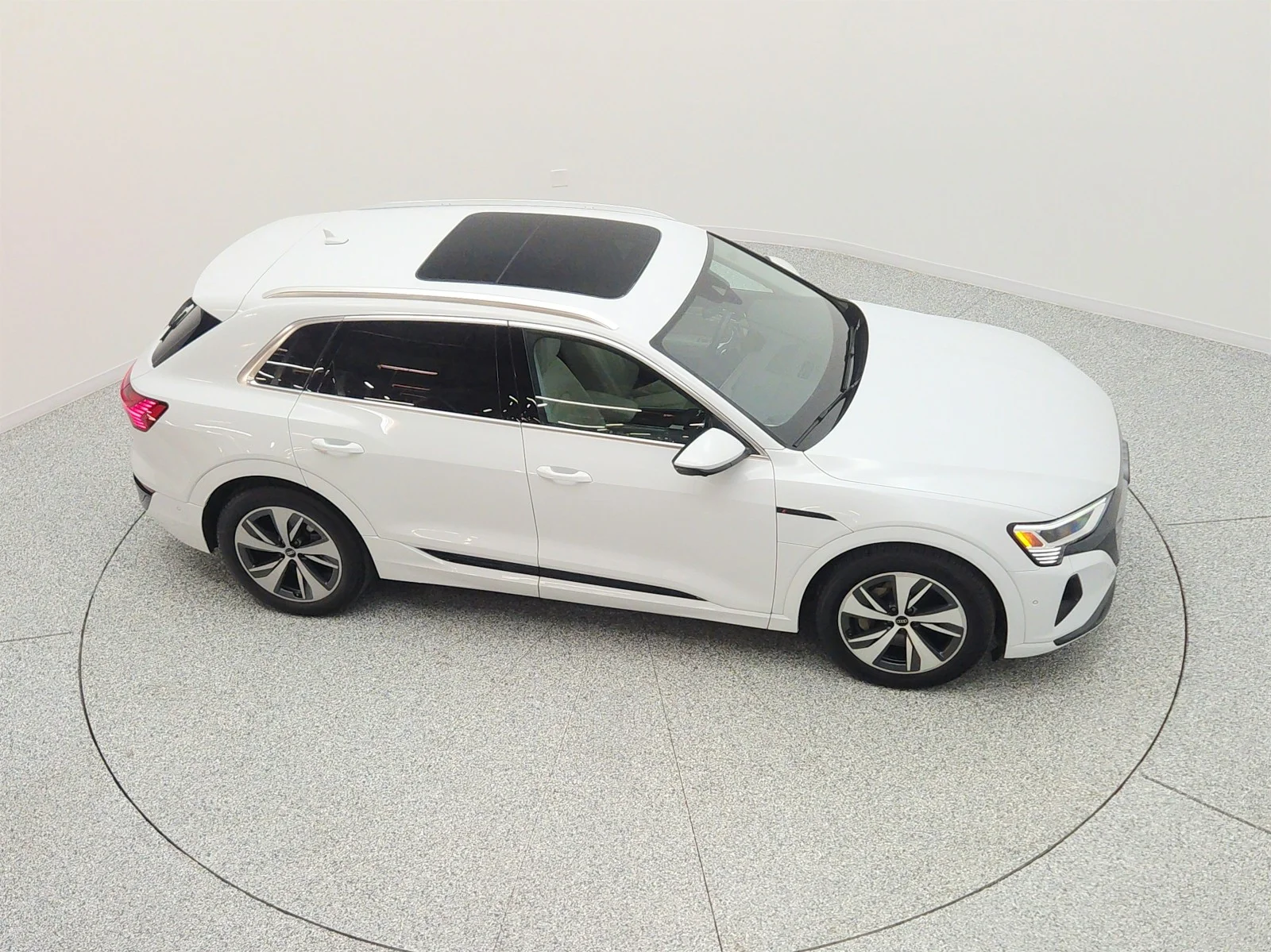 Used 2024 Glacier White Metallic Audi Premium Plus quattro image 25
