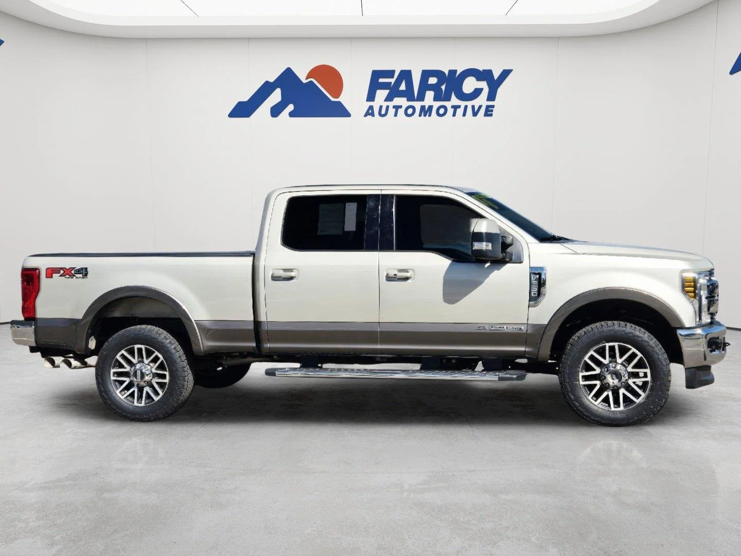Used 2018 White Gold/Stone Gray Ford Lariat image 6