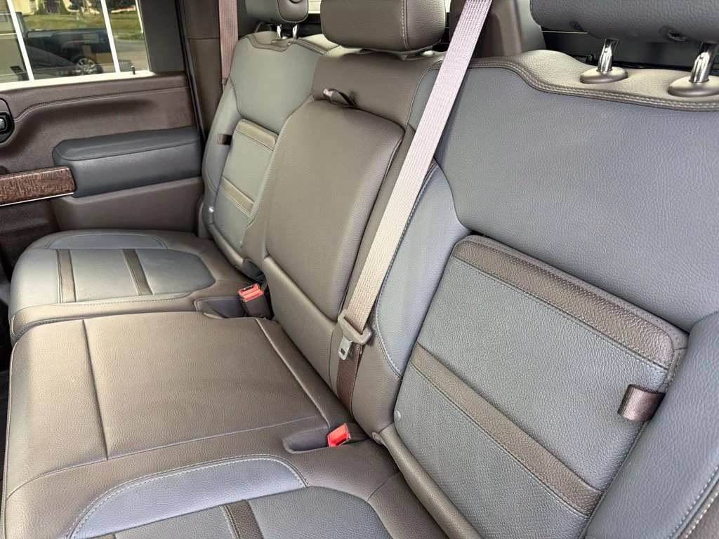 Used 2021 Hunter Green GMC Denali image 11