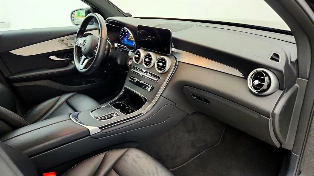 Used 2022 Black Mercedes-Benz GLC 300 SUV w/ Panorama Sunroof & Digital Instrument Cluster image 23